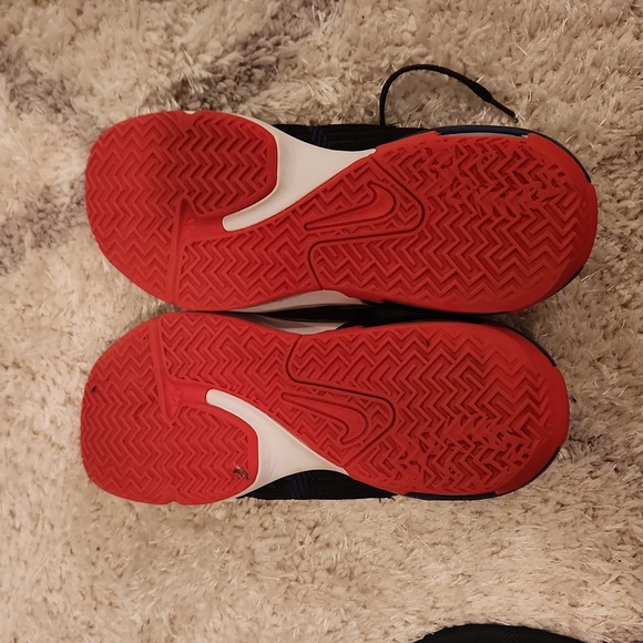 Nike - Picture 3 of 3